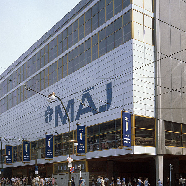 Nakoupíte na Svátek práce? Otevírací doba obchodů v pátek 1. května 2026