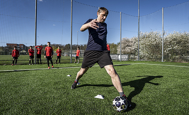 Jesle i angličáky, jen žádné divadlo! Reportér si zatrénoval s nadějnými fotbalisty