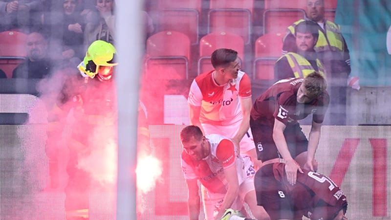Sparta vyhrála nad Slavií kontumačně, padla i rekordní pokuta. V Edenu se bude hrát bez diváků