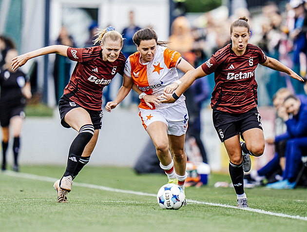 Mistryně ligy! Fotbalistky Sparty porazily Slavii, po pěti letech slaví český titul