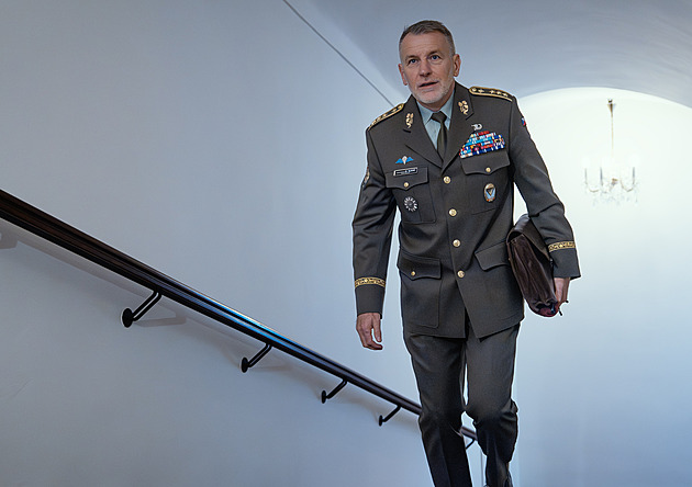 Budoucí náčelník generálního štábu Hlaváč chce posílit rekrutování do armády