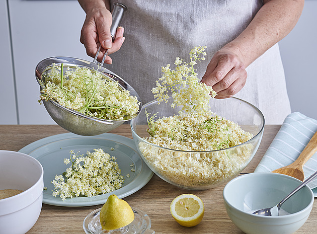 Fotorecept na bezový sirup krok za krokem: Za bezovou šťávu neutrácejte a vyrobte si ji doma