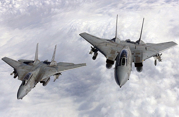 Stíhačka F-14 známá z Top Gunu se má po dvaceti letech znovu vznést