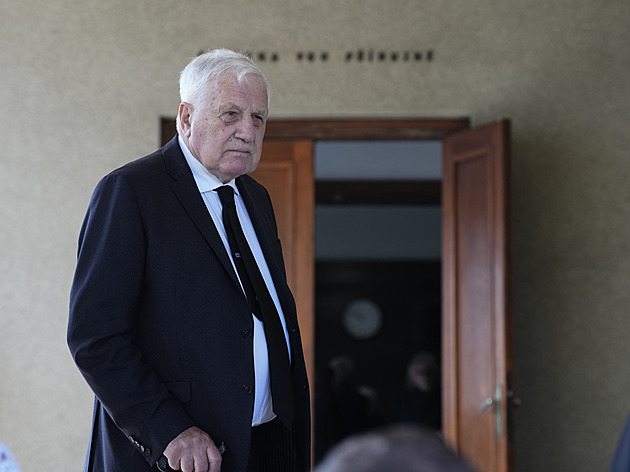 OBRAZEM: „Knížáku, leť.“ S umělcem se projevy a vzkazy loučila řada osobností
