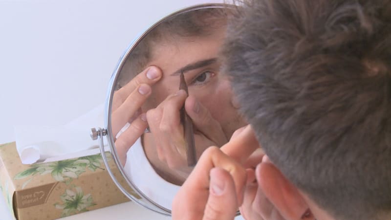 Manikúra, líčení i estetické zákroky. Ženské procedury vyhledávají i muži, chtějí se cítit dobře