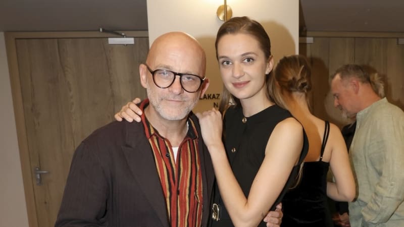 Tajná svatba známého herce: Hynek Čermák ukázal fotografie, vzal si o 26 let mladší Veroniku