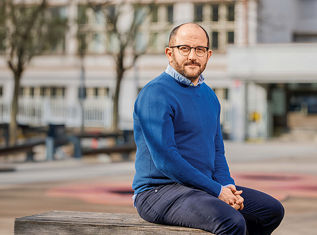Vzhledem k růstu by mzdy měly být o dvacet procent vyšší, říká Daniel Prokop
