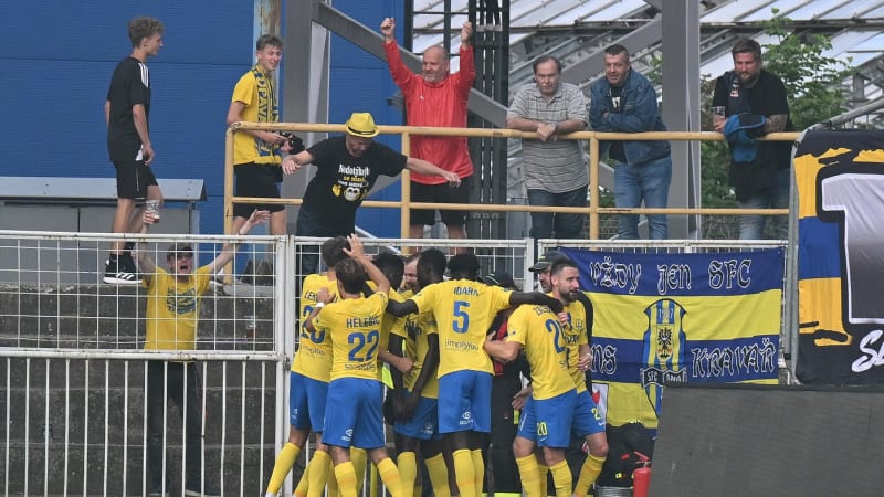 Tři góly, červená karta a výhra po sedmi kolech: Opava v dramatickém zápase zdolala Českou Lípu