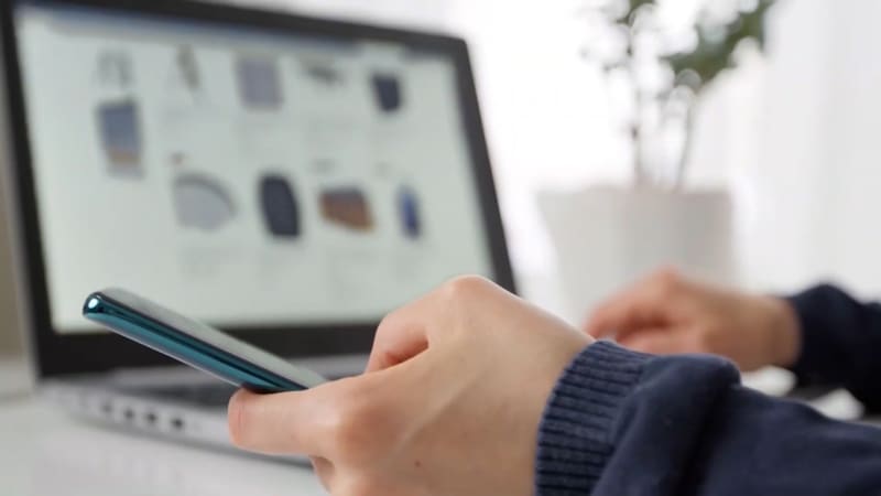 Vyberete, objednáte, nezaplatíte. Aplikace pro shopaholiky je dobrý první krok, tvrdí experti