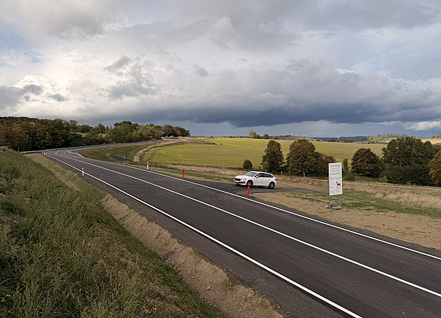 Konec dlouhé objížďky. Silničáři zprovozní první část obchvatu Veselova