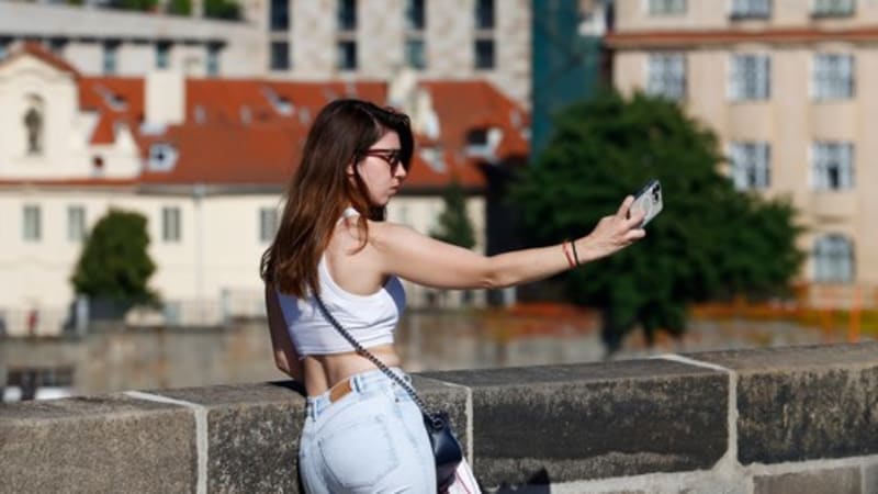 Česko zalije babí léto. Po ranních mrazících teploty vystřelí přes 25 stupňů