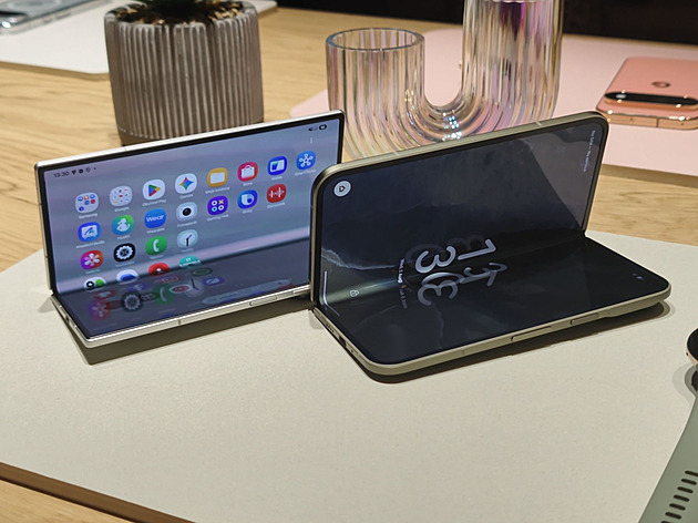 Tváří v tvář soupeři nový smartphone ukazuje, proč se tu nebude prodávat
