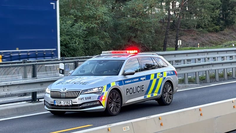 Tragická nehoda u Lovosic: Motorkář se střetl s osobním automobilem, neměl šanci přežít