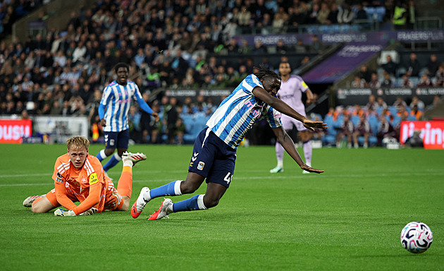Coventry - Newcastle 4:1, krušné utkání pro Horníčka, v úvodu zavinil penaltu