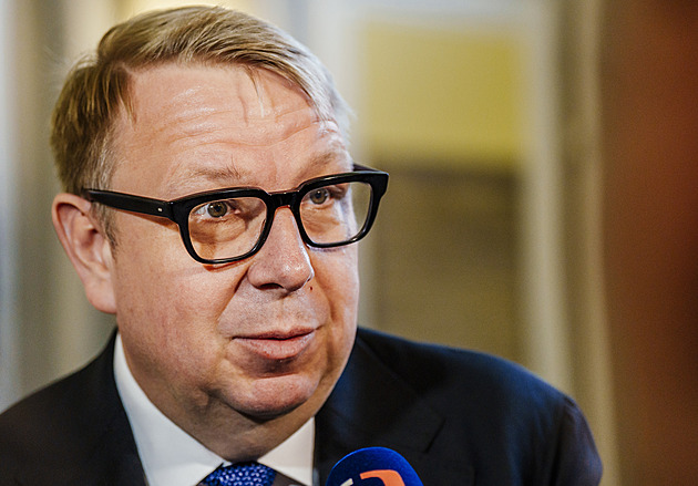 Juchelka řekl, že kvůli poradkyni nepřijde stát ani o korunu z evropských peněz