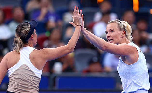 Siniaková/Hunterová dnes ve finále WTA Wuhan 2026: Kurzy, kde sledovat