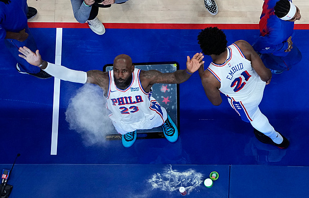 NBA začíná! Wembanyama jako kryptonit, Philadelphia v napětí i další nové příběhy