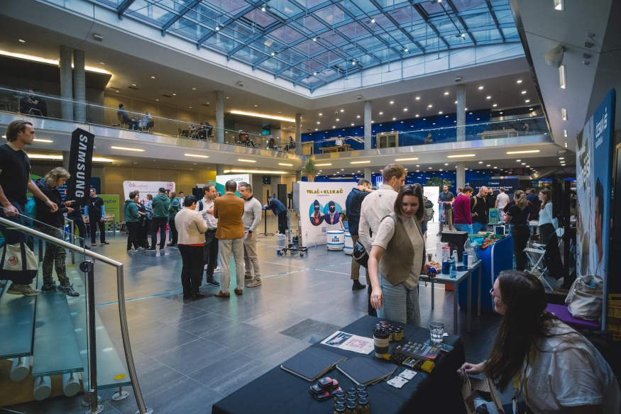 Data Festival VŠE otevírá registrace. Sestavte si vlastní program v Datové džungli