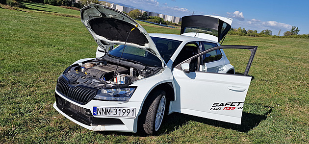 Z obyčejné fabie postavili rallyové monstrum. Svezli jsme se